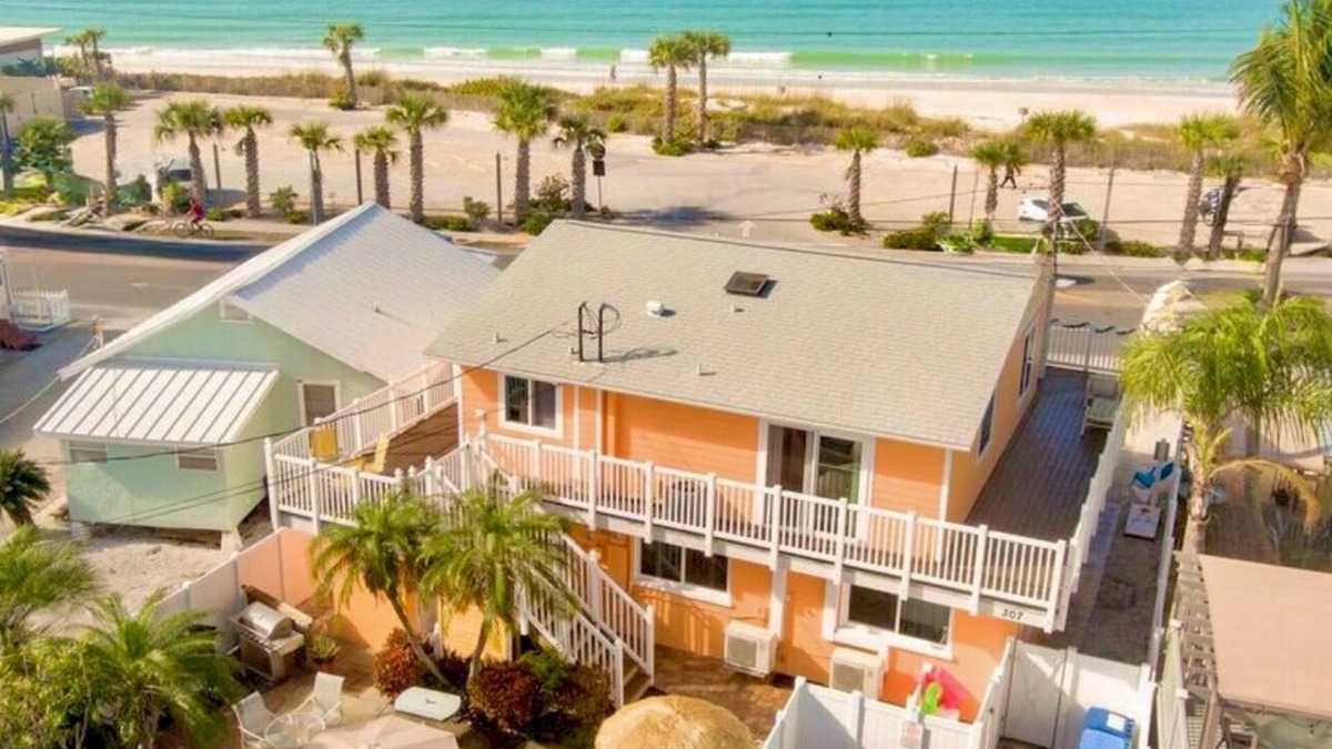 Bradenton Beach Apartment | Gulf & Sunset Views! 1BR Apt. C is a Centrally Located, walk to all location