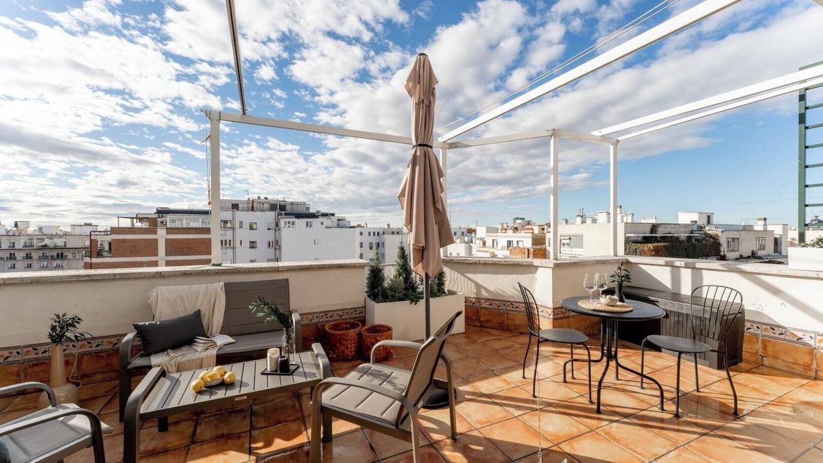 Castellana Apartment | Gultepe - 3 bedrooms and terrace in Castellana