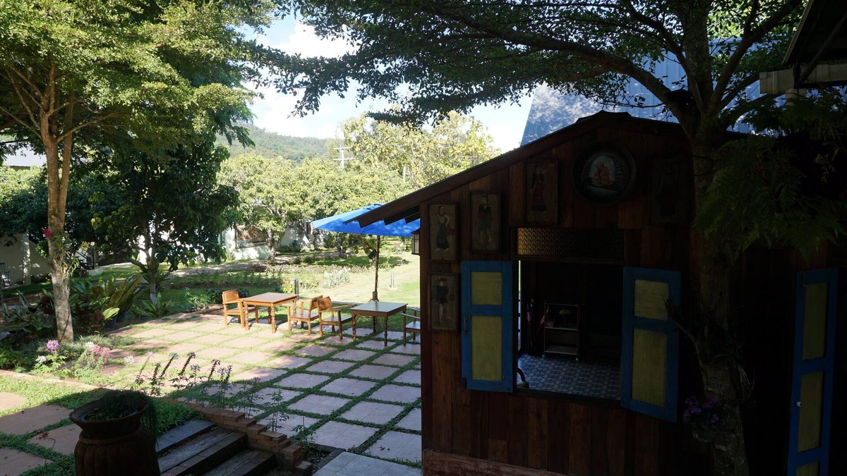 Fang Hotel | Gumbie House