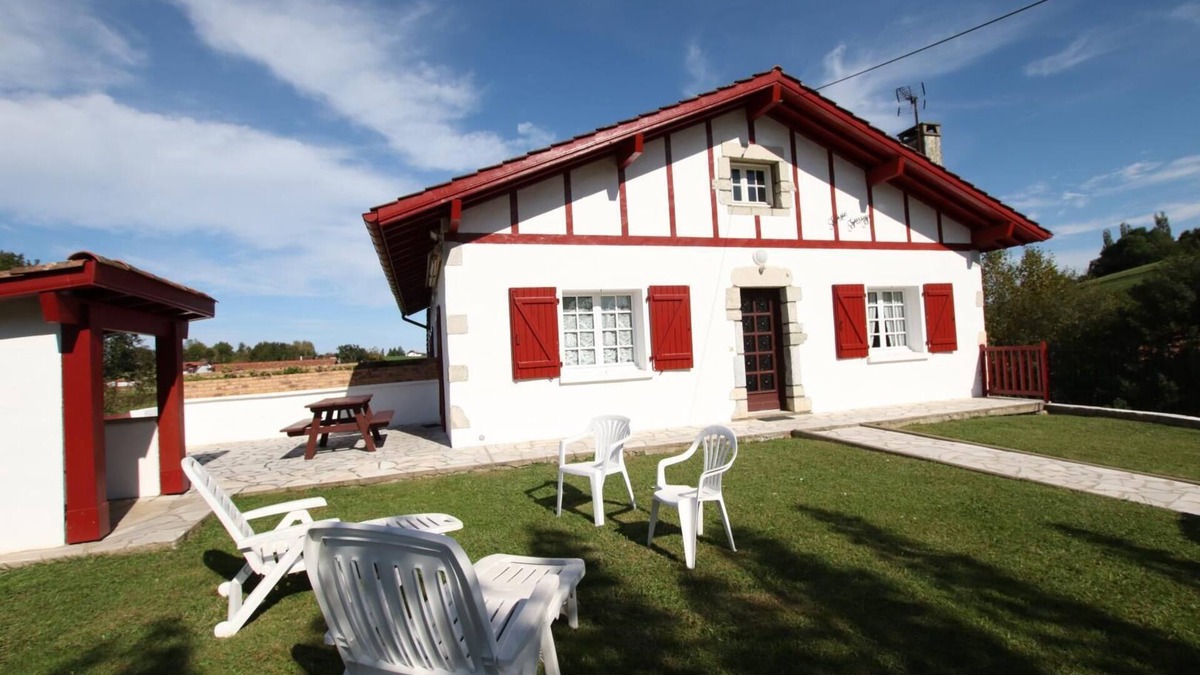 Arbonne House | GURE GERIZA - ARBONNE
