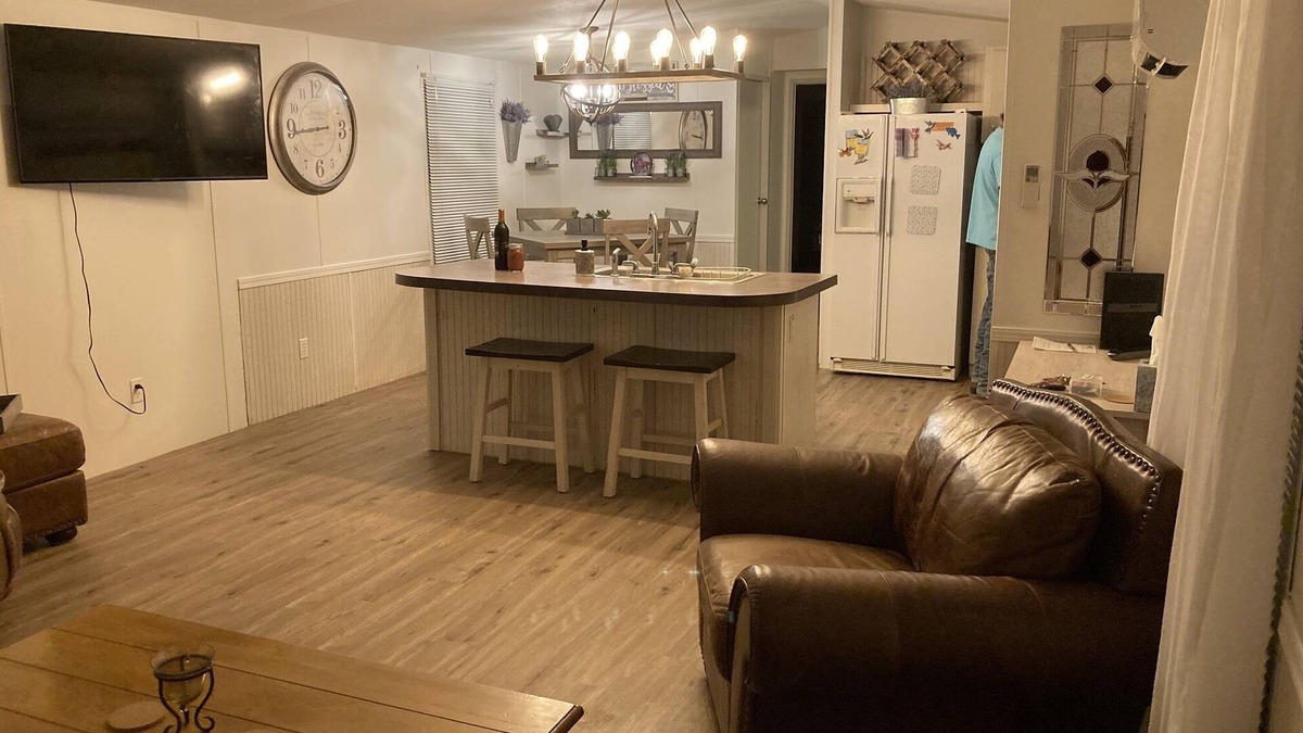 Elephant Butte House | Gurley's Happy Place! Quarter mile to main entrance of the Butte. Come Play!
