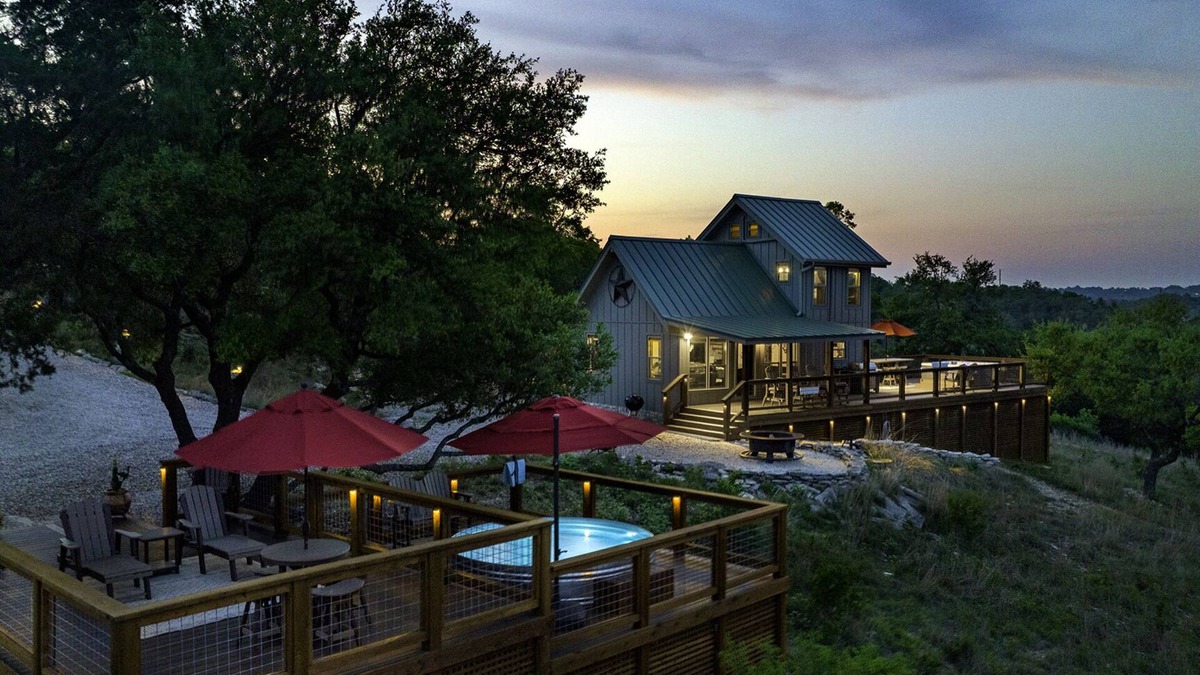 Fredericksburg House | GWR-Private-AmazingHillTopViews-57 Acre-Hot Tub-Stars-Fire Pit-Pool-Wildlife