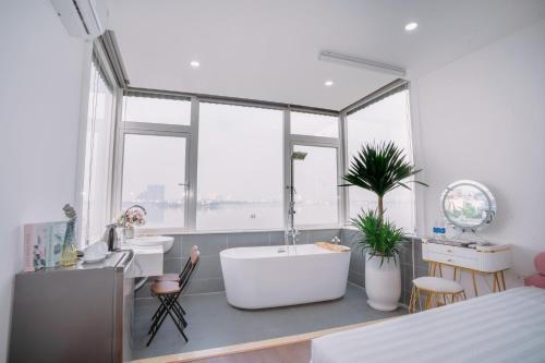 Thuy Khue Apartment | Hà Thành Stay - Lake View Residence