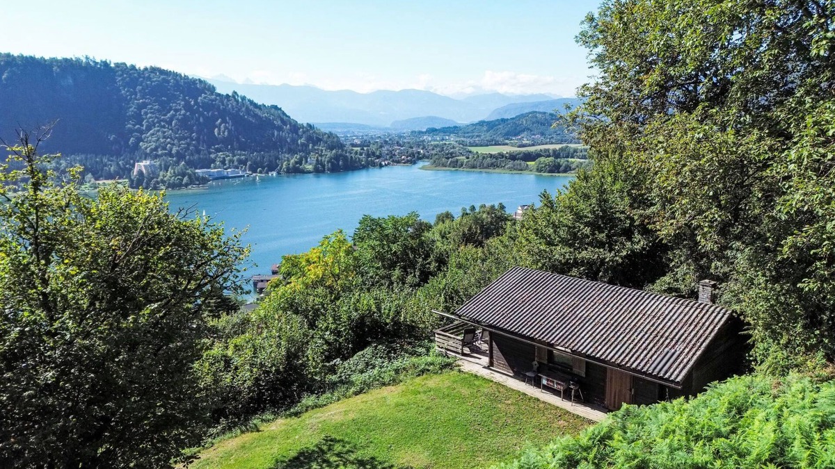 Annenheim House | Häuschen am Waldrand by Interhome