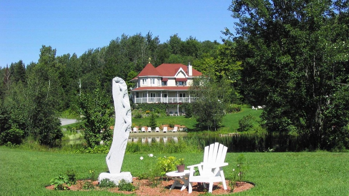 Notre-Dame-de-Lourdes Ski Chalet | Hôtel à la maison - Le Louis Philippe II