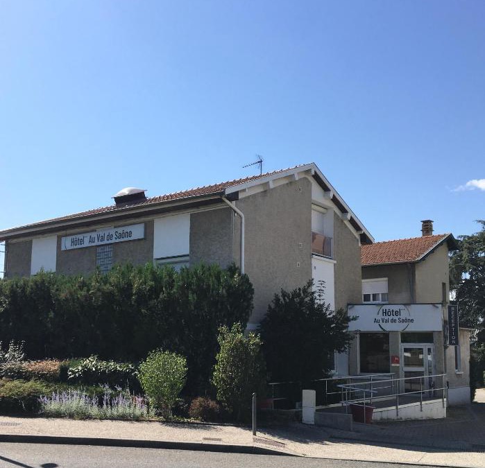 Sathonay-Camp Hotel | Hôtel Au Val De Saône Free Parking