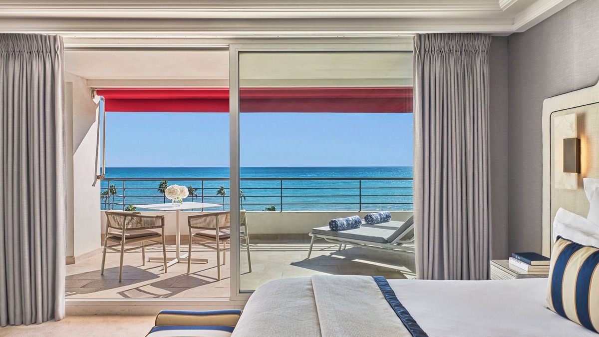 Cannes City Centre Hotel | Hôtel Barrière Le Majestic Cannes