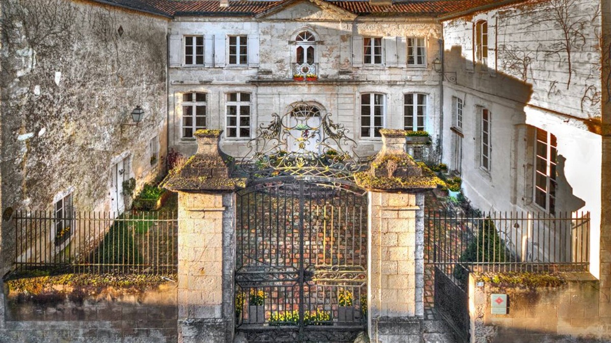 Castillonnes Bed & Breakfast | Hôtel de Cours de Thomazeau