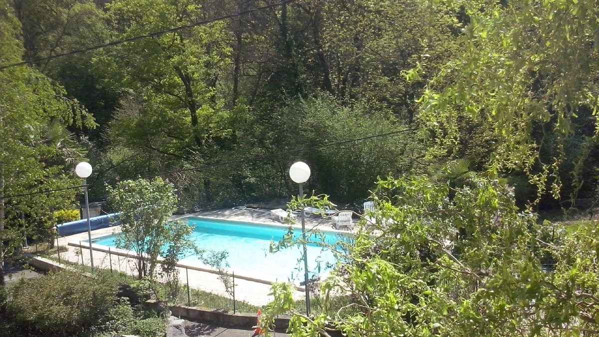 Saint-Genis-les-Ollieres Hotel | Hôtel La Cascade