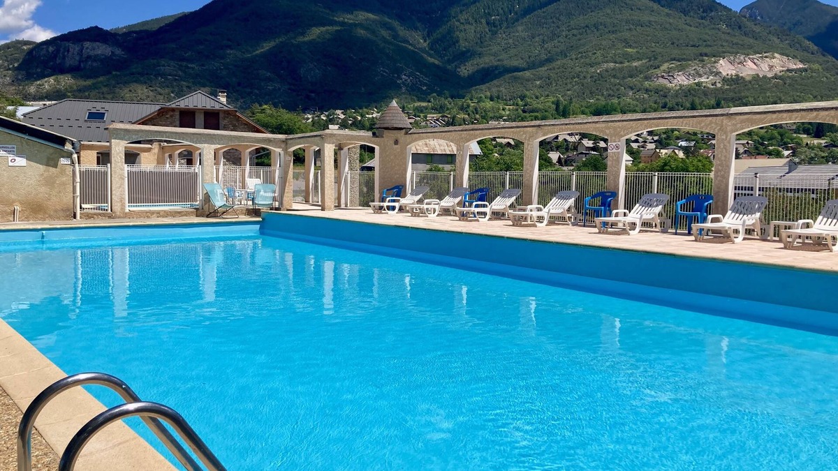 Guillestre Hotel | Hôtel Le Catinat Fleuri