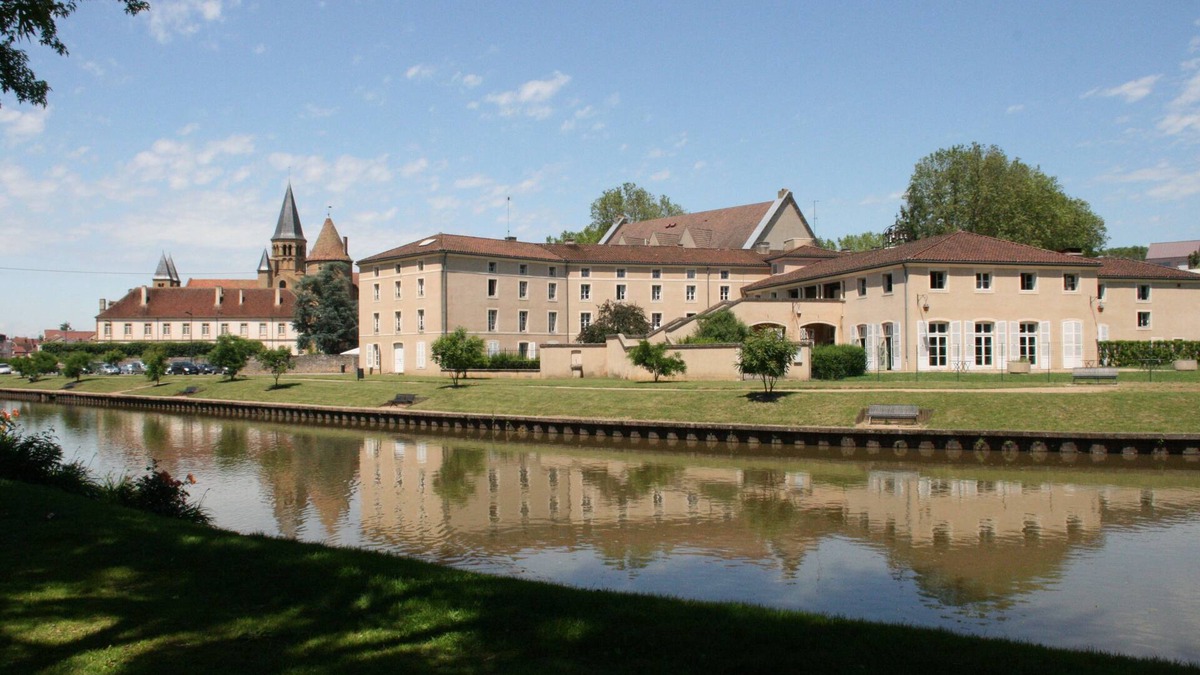 Paray-le-Monial Hotel | Hôtel Le Prieuré