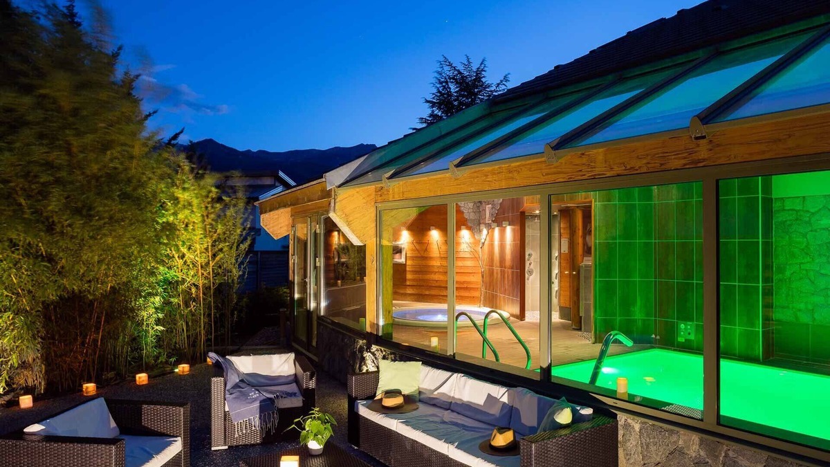 Les Sagnieres Hotel | Hôtel Les Bartavelles