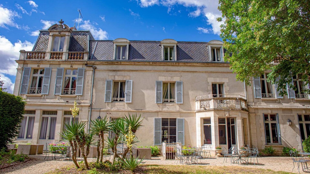 Auxerre Hotel | Hôtel Les Maréchaux