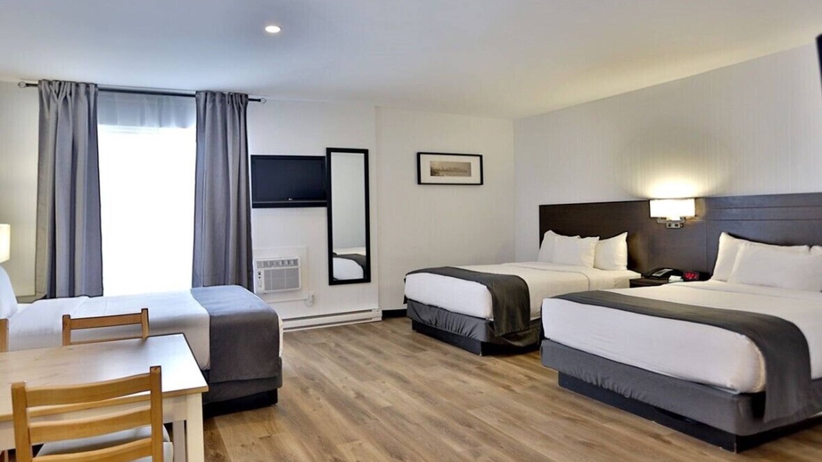 Saint-Leonard Hotel | Hôtel Newstar Montréal