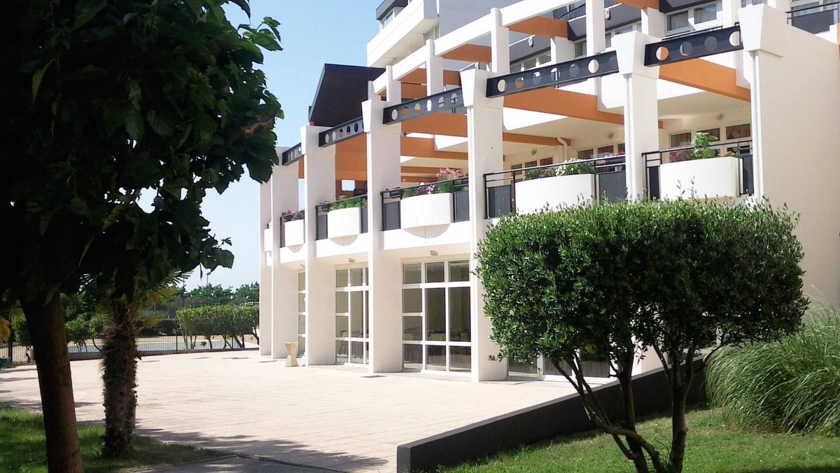 Port-de-Bouc Hotel | Hôtel-Résidence les Aiguades