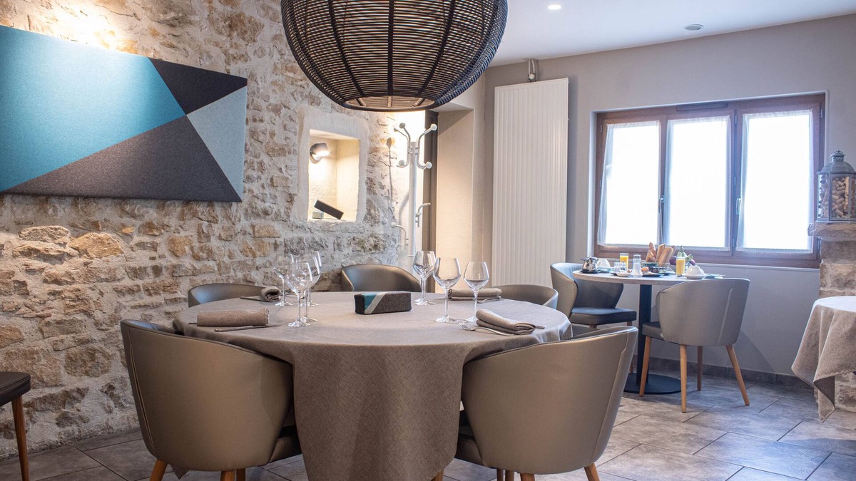 Porcieu-Amblagnieu Hotel | Hôtel Restaurant La Source