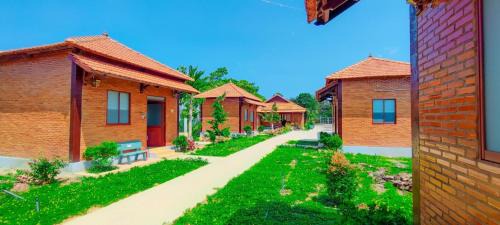 Quan Tom Hotel | Hương Rừng Nam Cát Tiên