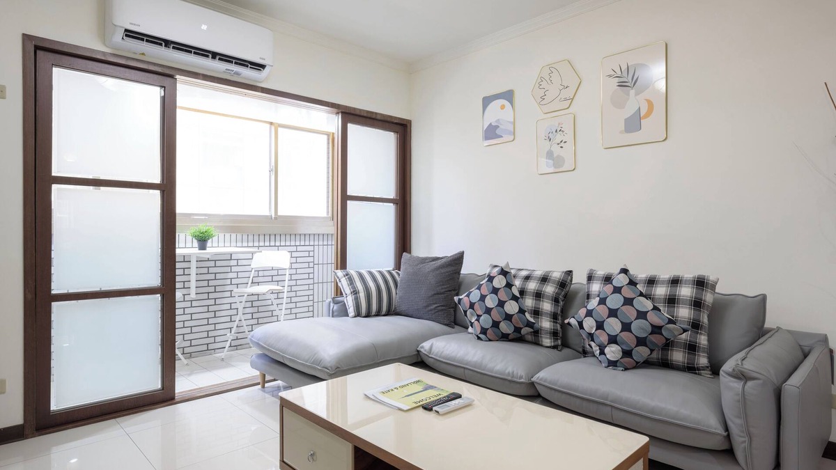 Xinyi Apartment | H&K 3/2 Trendy Taipei 101 Convention Center