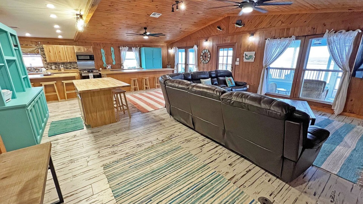Grand Isle House | H2O Psycho - Beachfront - Island Realty