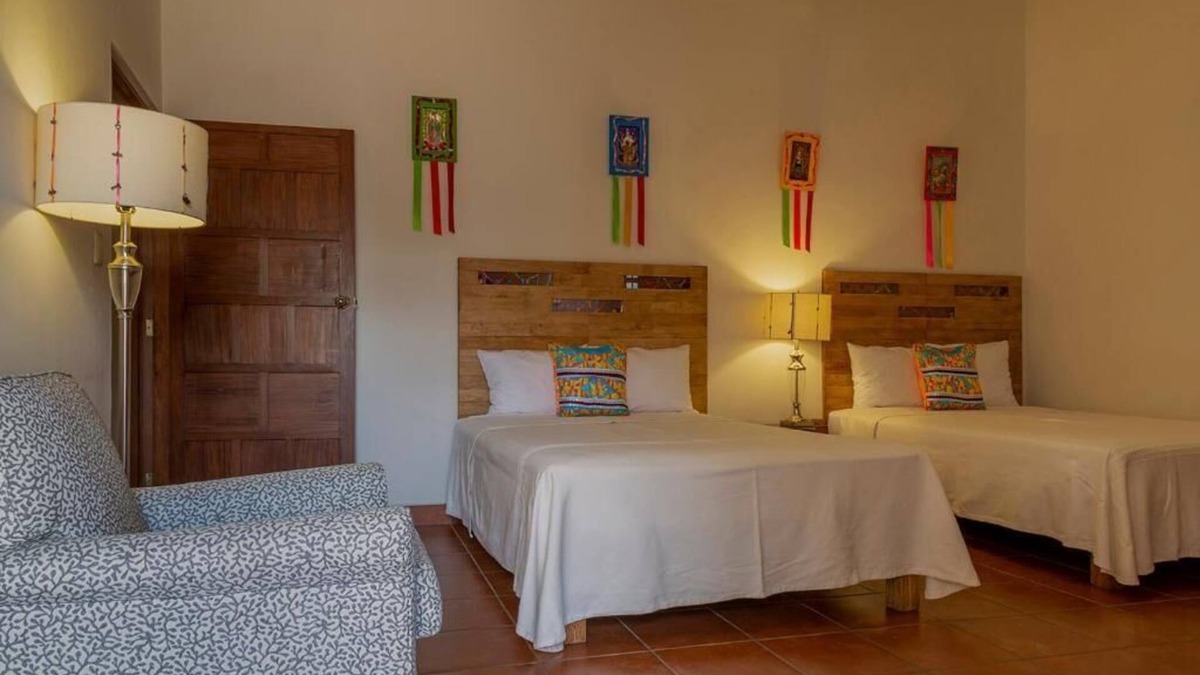 Luis Jimenez Figueroa Bed & Breakfast | Habitación Retablos en Casa Los Arquitos B&B