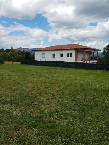 Vilanova de Sau Cabin | Habitacion en alojamiento turistico compartido con la amfitriona, estancias compartidas baño, terraza, cocina