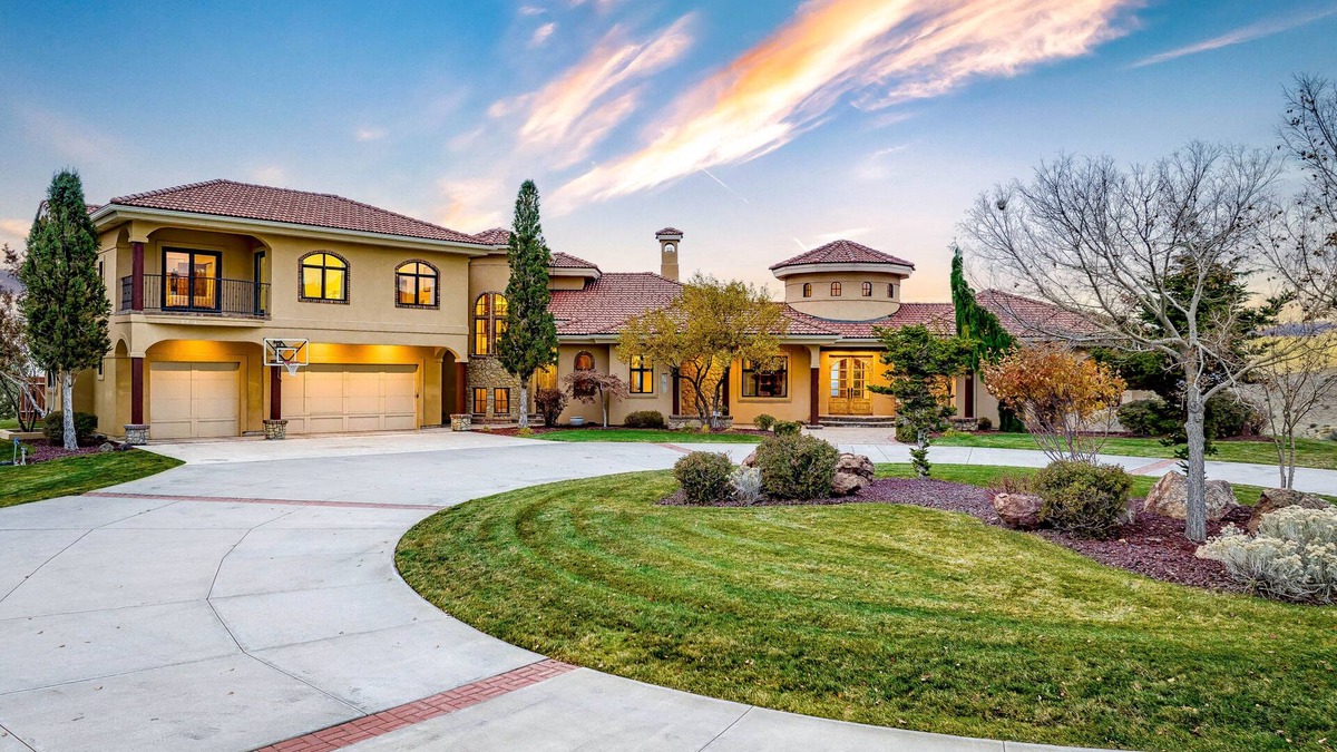 Boise House | #HabitueHomes - The Wild Horse - Weddings! Reunions! Corporate Retreats!