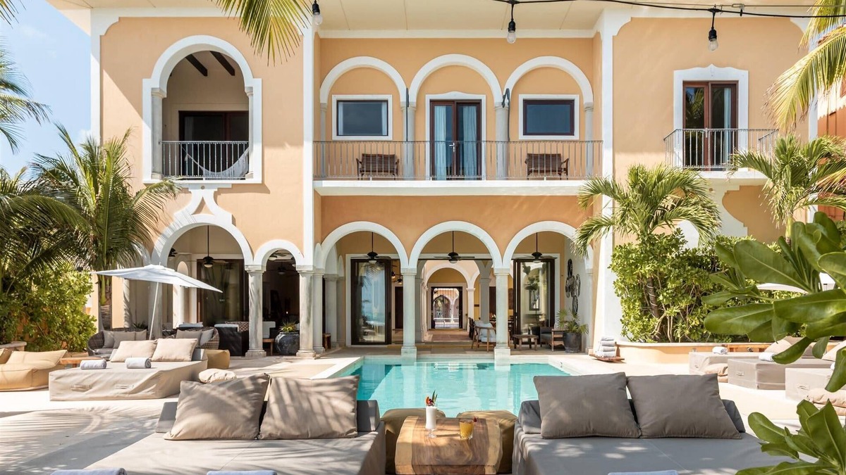 Puerto Aventuras Villa | Hacienda Magica | 4 to 14 Suites | Puerto Aventuras