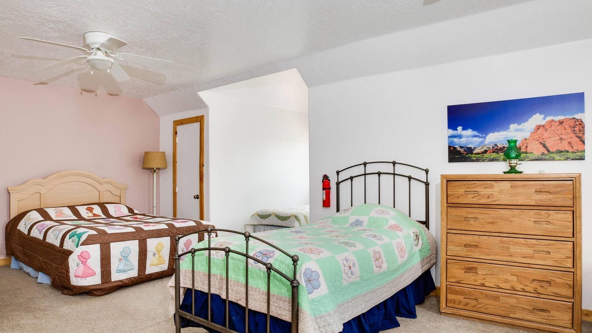 Spring City Apartment | Hacienda Roja - The Cedars #7 at Wind Walker Homestead, Sleeps 6