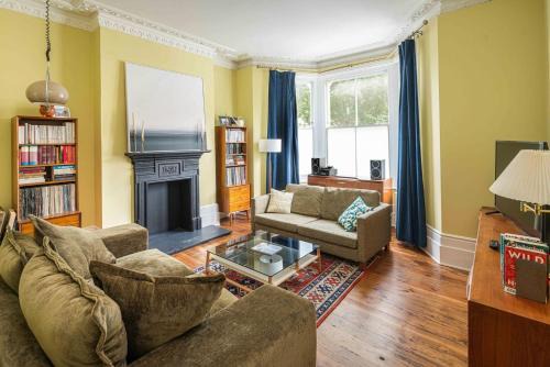 Hackney Downs House | Hackney Haven: 4BD Stylish Family Gem