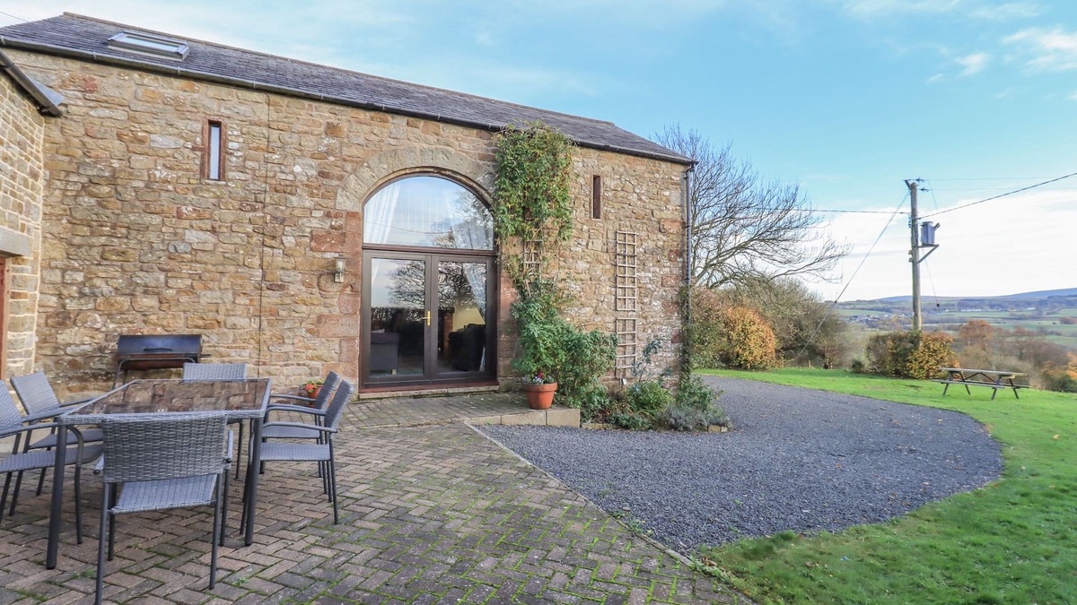 Brampton Cottage | HADRIAN'S VIEW, pet friendly, with open fire in Brampton, Cumbria