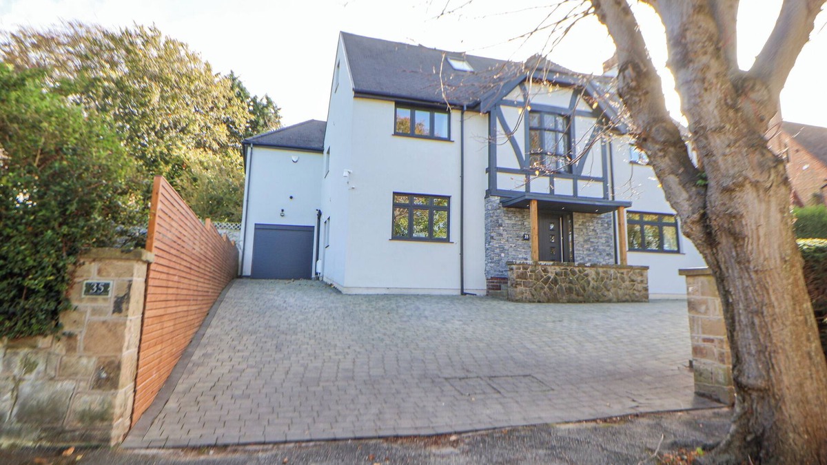 Gwaenysgor Near Prestatyn Cottage | HAFAN Y MOR, pet friendly, with hot tub in Prestatyn