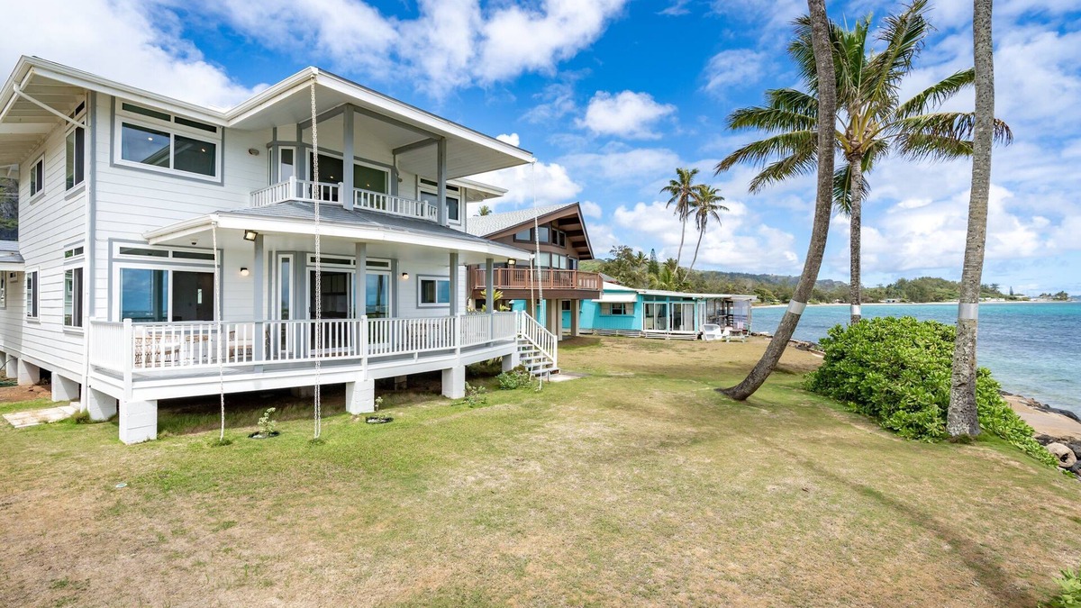 Punaluu House | Hale Kahakai - Oceanfront Retreat - Direct Beach Access - 90 Day Rental