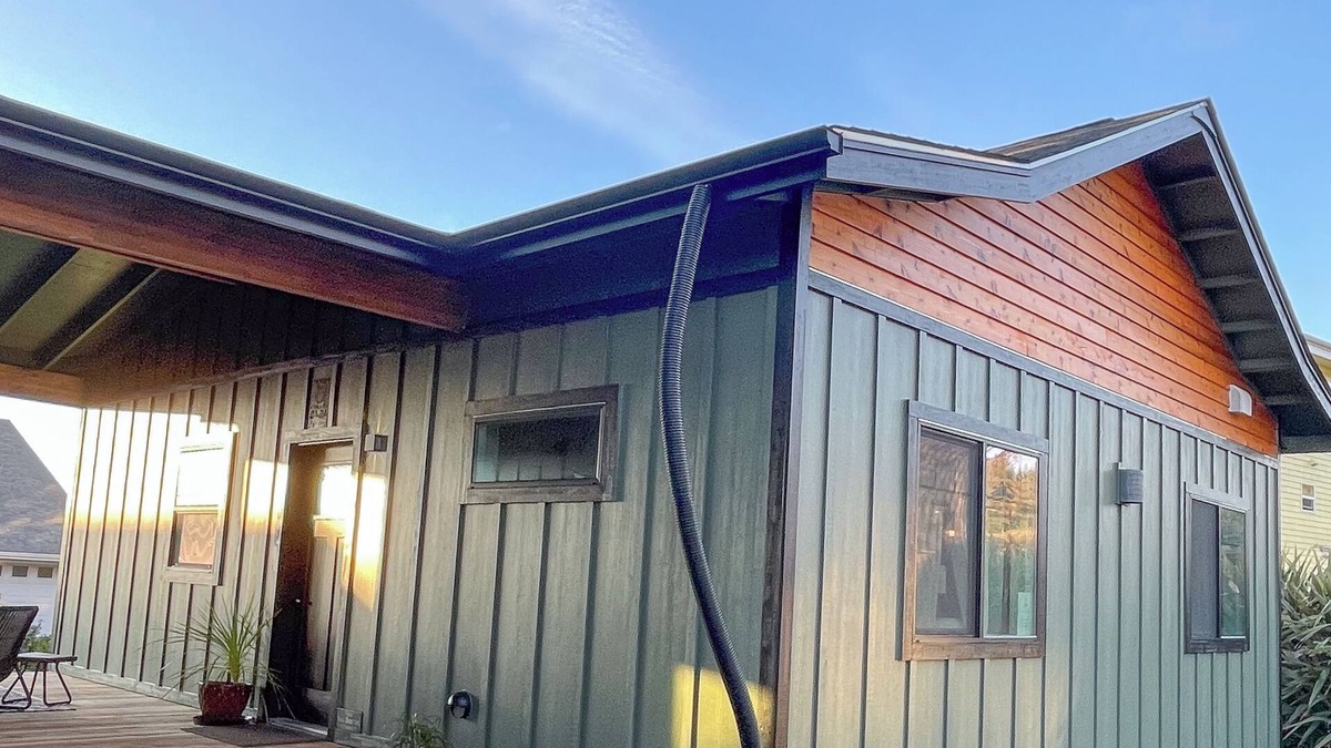 Yachats Cottage | Hale Nalu " House of the Waves ": 2-bedroom ocean view cottage in Yachats