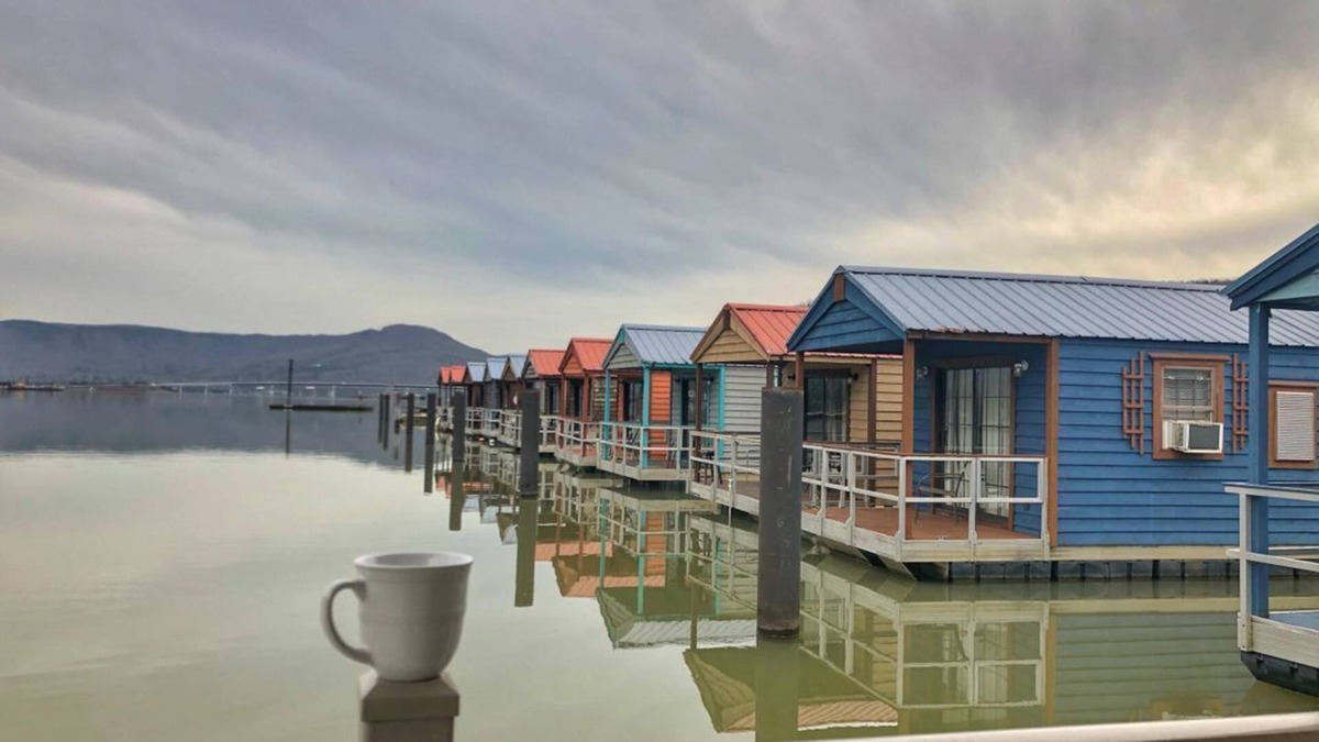 Lupton City Cabin | Hales Bar Marina and Resort