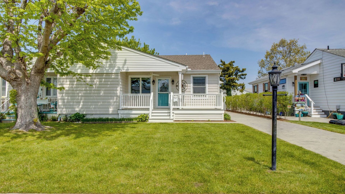 Village Green House | Half-Mi to Beach: Cape May Getaway w/Deck & Yard!