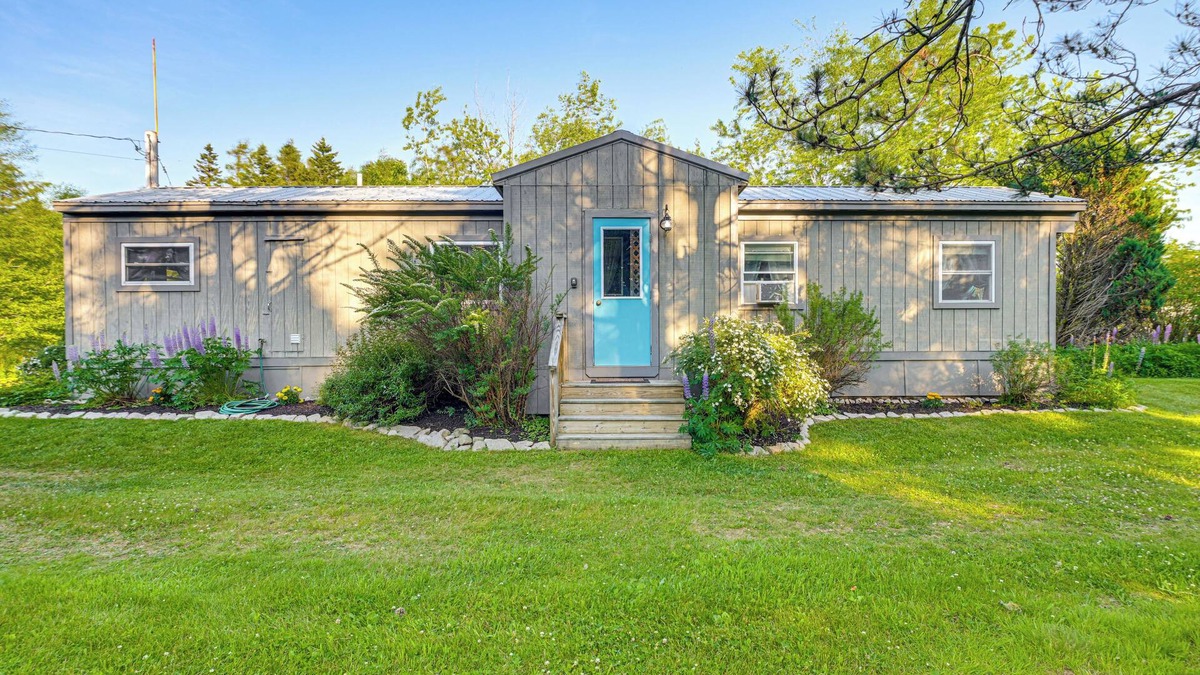 Roque Bluffs Cottage | Half-Mi to Roque Bluffs State Park: Quaint Cottage