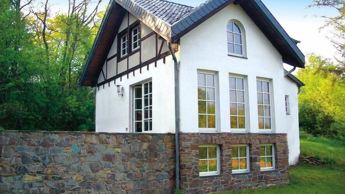 Blankenheim House | Half-timbered house with garden, barbecue and terrace