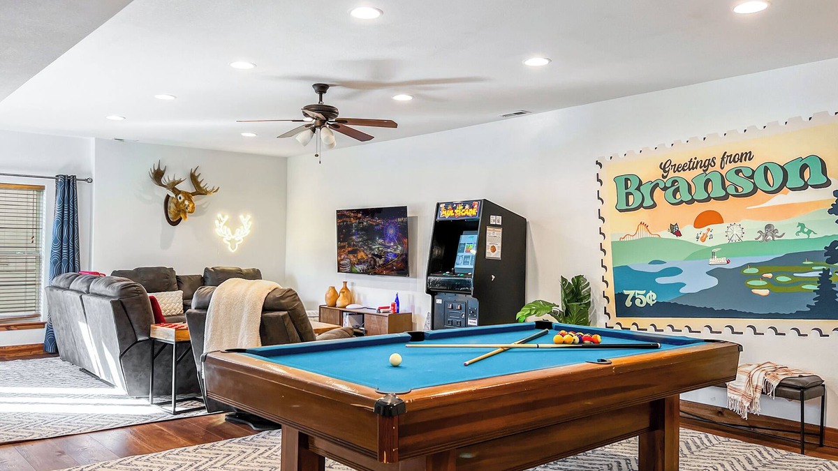 Hollister House | Hallmark Christmas till Feb! Gameroom, hot tub