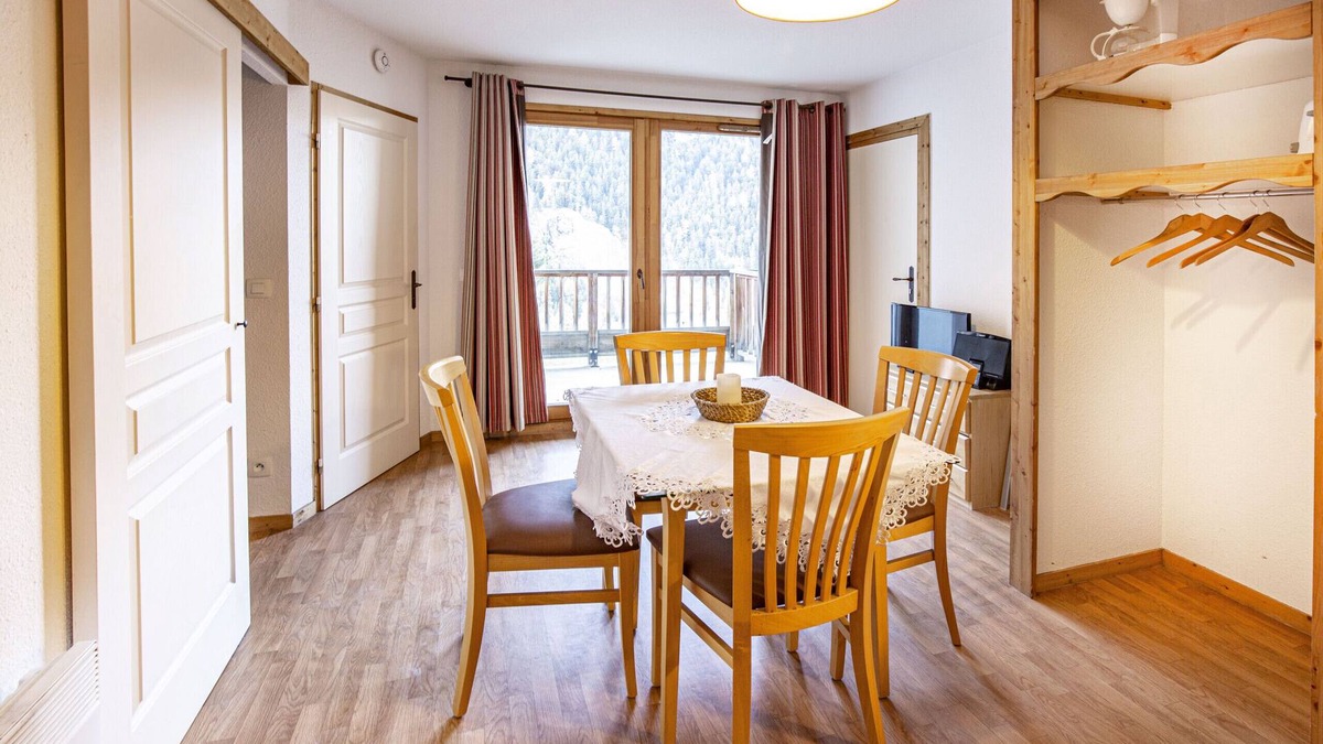 Orelle Apartment | Hameau 8 002 - SPA & PISCINE appartement 4 pers