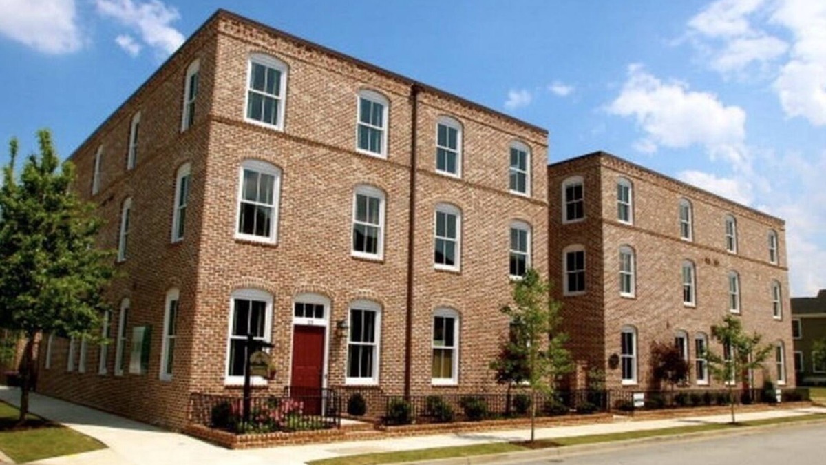 Hammond's Ferry House | Hammonds Ferry - Charleston Place. Minutes to the Masters and Downtown.