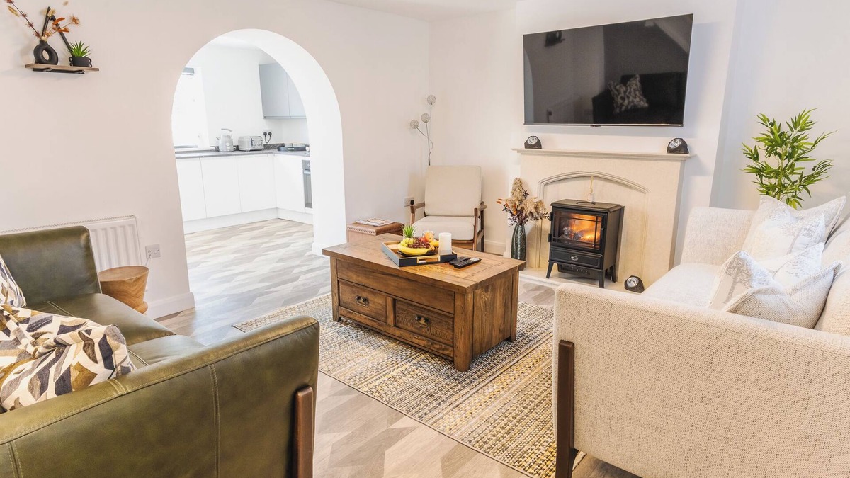 Nettleham House | Hampshire Charming House