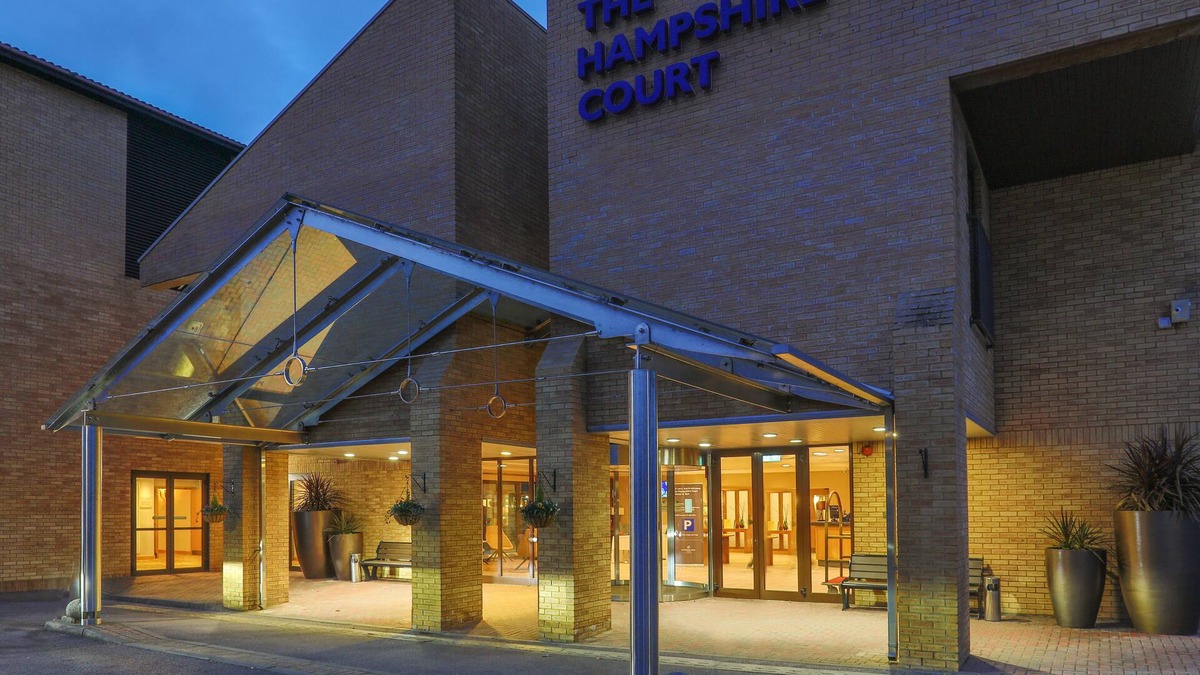 Lychpit Hotel | Hampshire Court Hotel & Spa