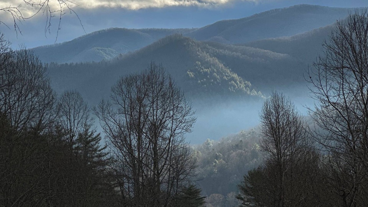 Hampton House | Hampton Haven - Fabulous mountain house close to AT and Watauga Lake!