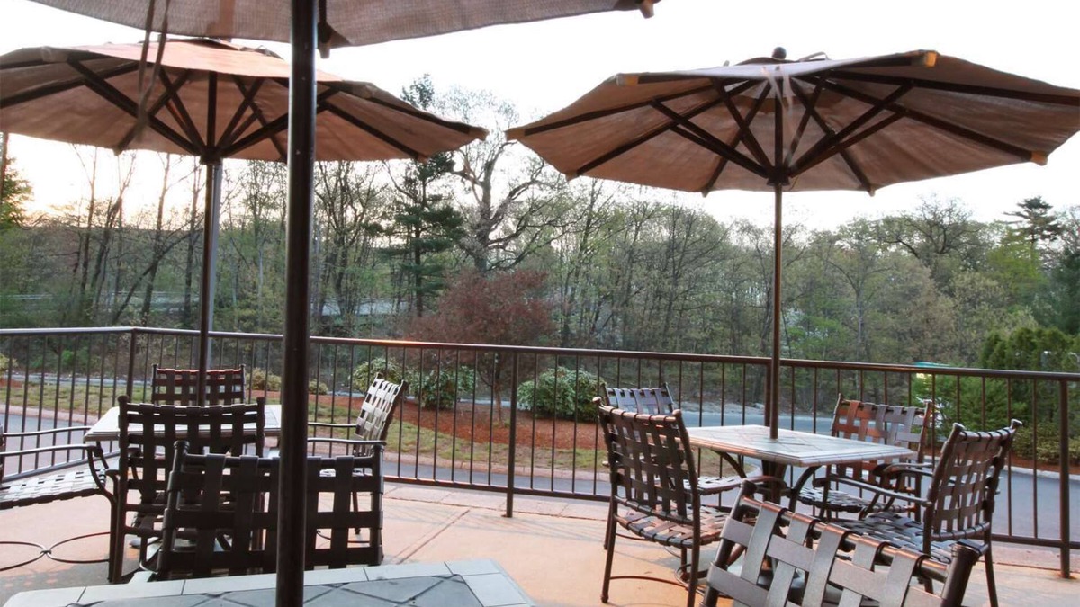 Peabody Hotel | Hampton Inn Boston/Peabody