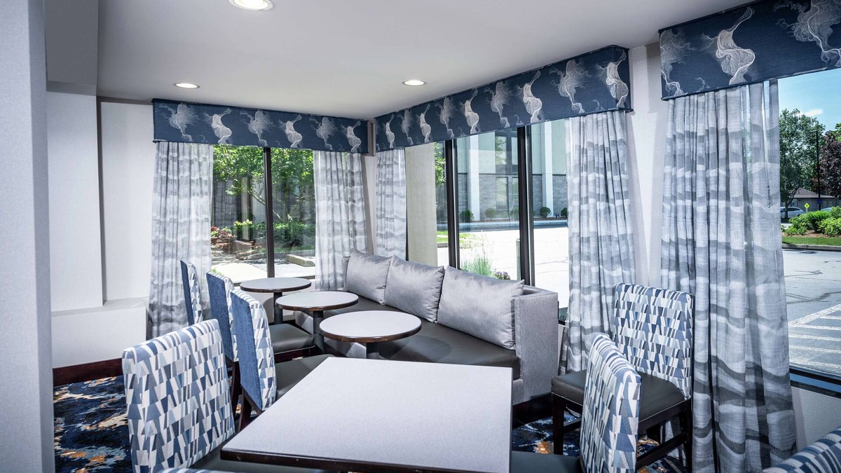 North Westport Hotel | Hampton Inn Fall River/Westport