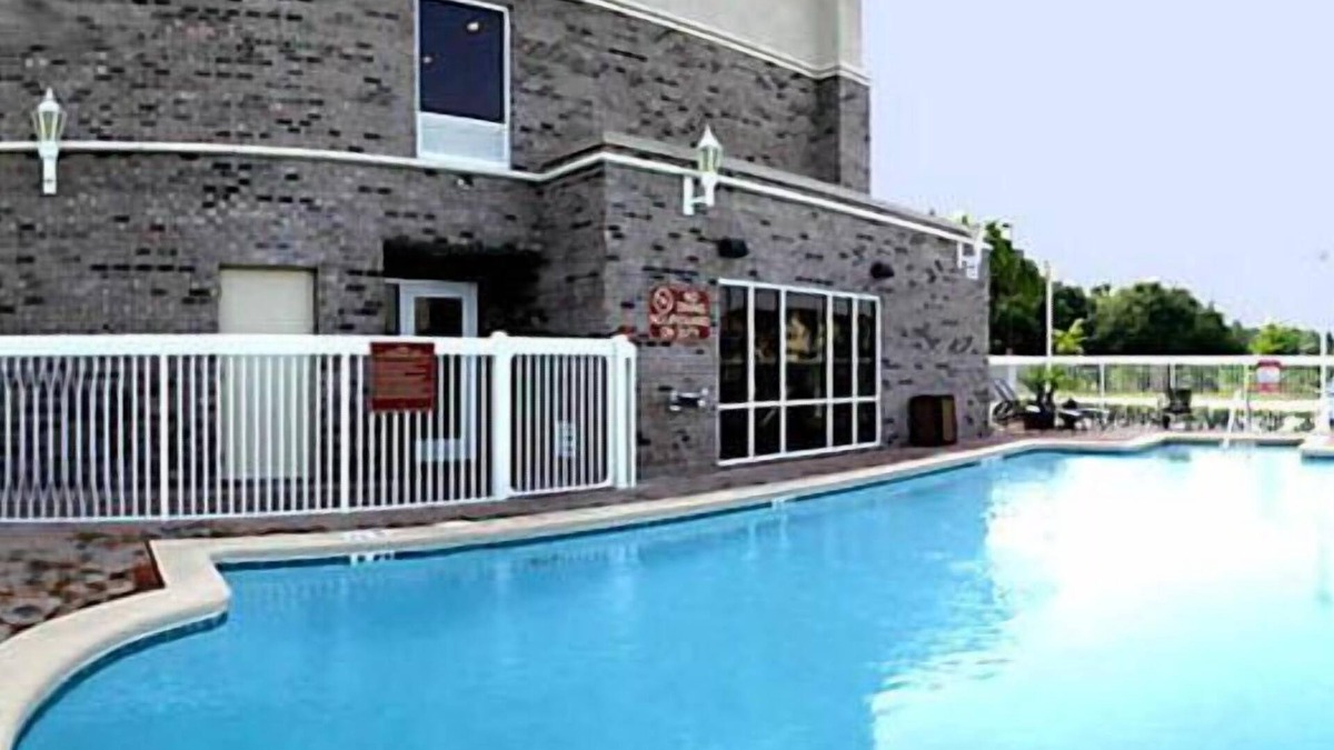 Arlington Hotel | Hampton Inn Jacksonville East Regency Square