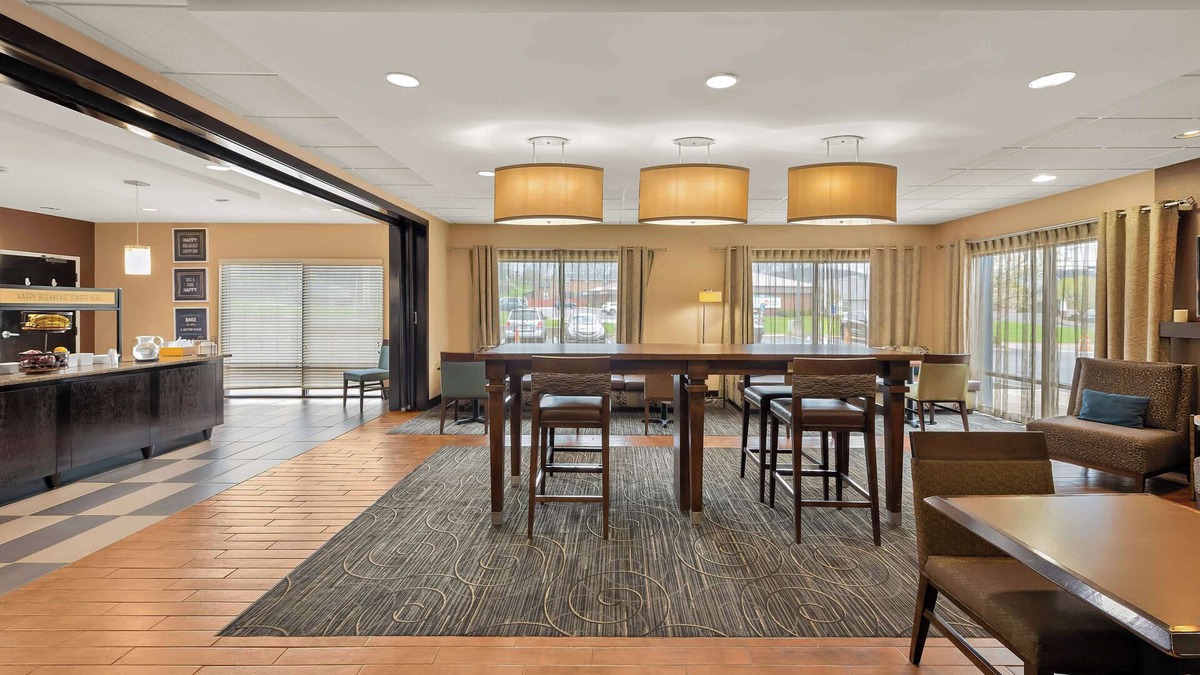 Lancaster Hotel | Hampton Inn Lancaster