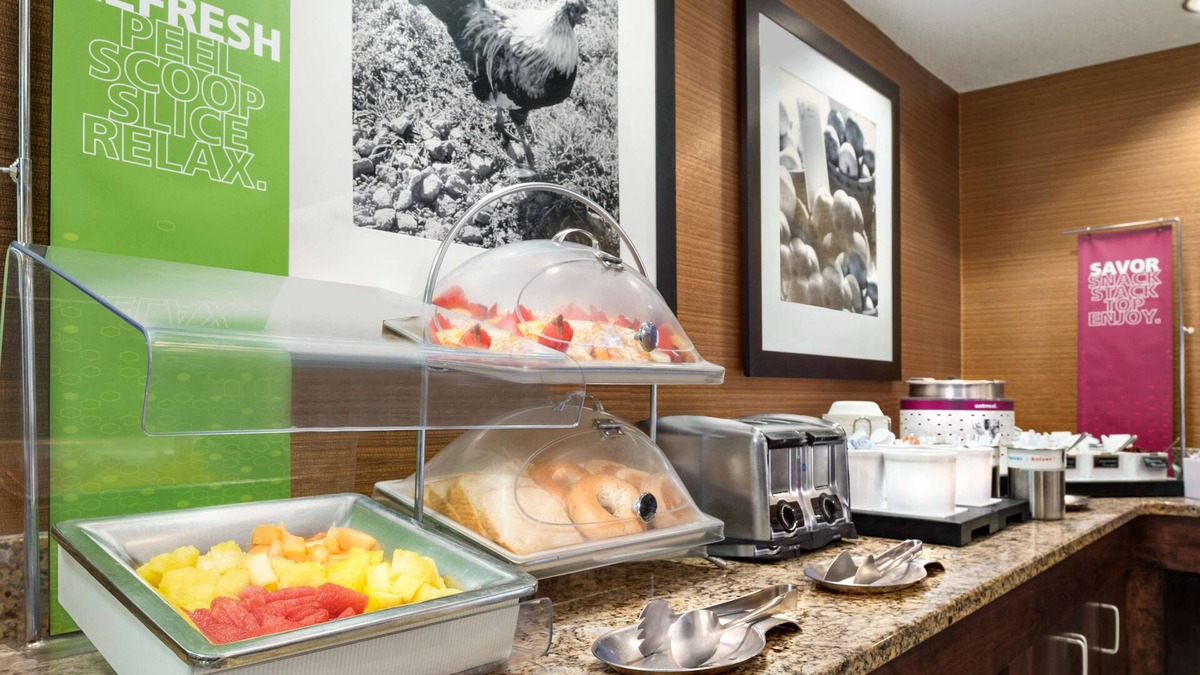 Deerfield Hotel | Hampton Inn Lawrence