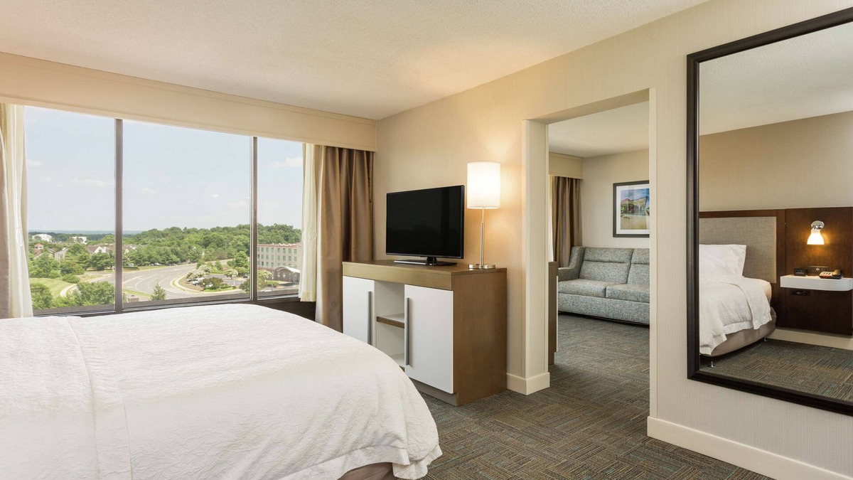 Lakeview Hotel | Hampton Inn Manassas