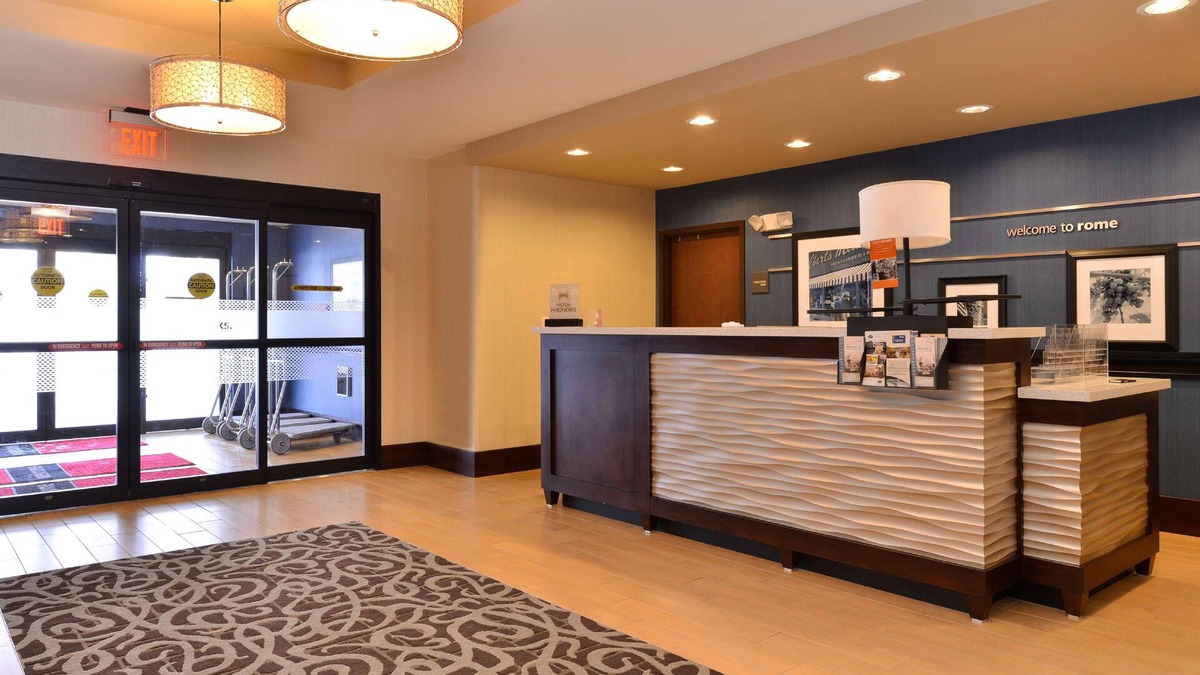 Potsdam Hotel | Hampton Inn Potsdam, NY